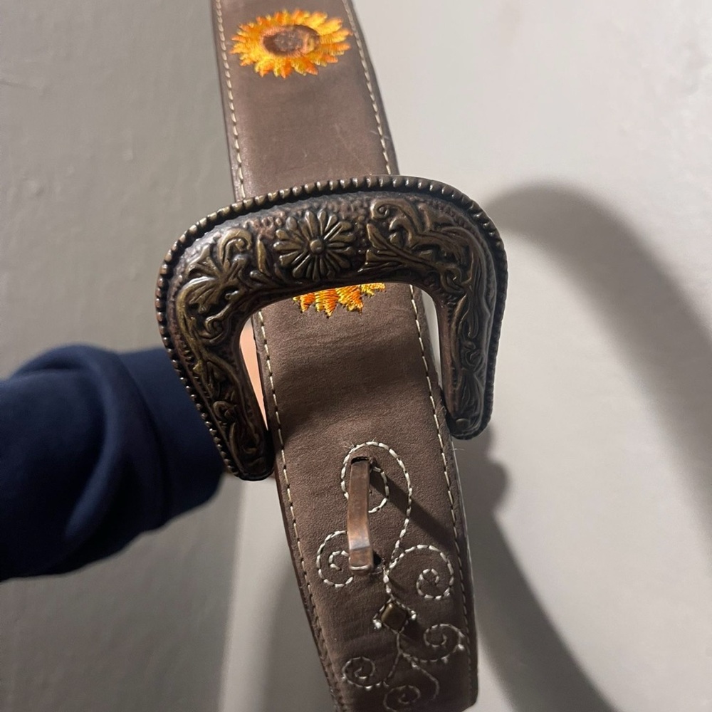 Brown Embroidered Belt with Sunflower Design